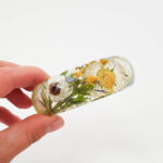 Real flower daisy bracelet, resin bangle, handmade gift for her, pressed flower jewelry, nature gifts, new mom gift, real flower bangle - Image 3