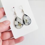 Real white larkspur flower earrings, resin jewelry, bridesmaid jewelry gift, nature jewelry, pressed flower jewelry - Image 8