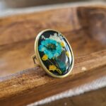 Black resin ring, real flower ring, nature resin ring, resin jewelry, nature inspired jewelry, nature gifts, nature lover jewelry, gifts - Image 2