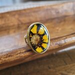 Real dried flower ring, pressed flower jewelry, nature jewelry, resin ring, handmade jewelry gift, gift for nature lovers, unique gift - Image 3